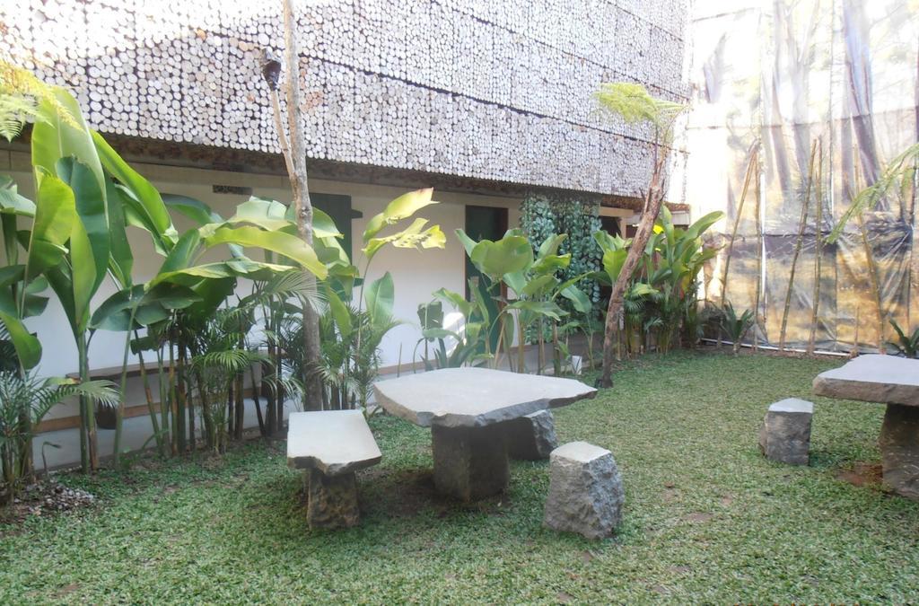 Flores Gallery Hotel Bandung Eksteriør billede